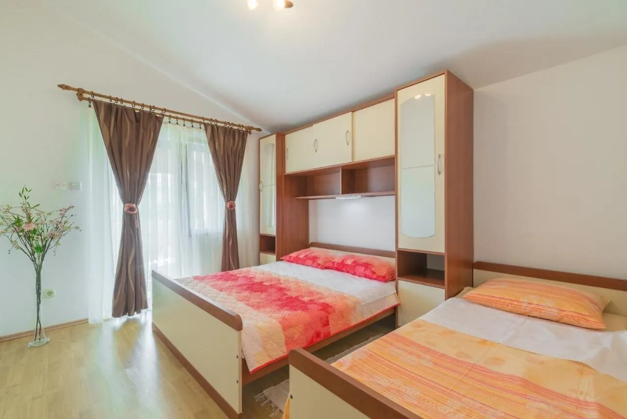 Apartment Vir 16768B