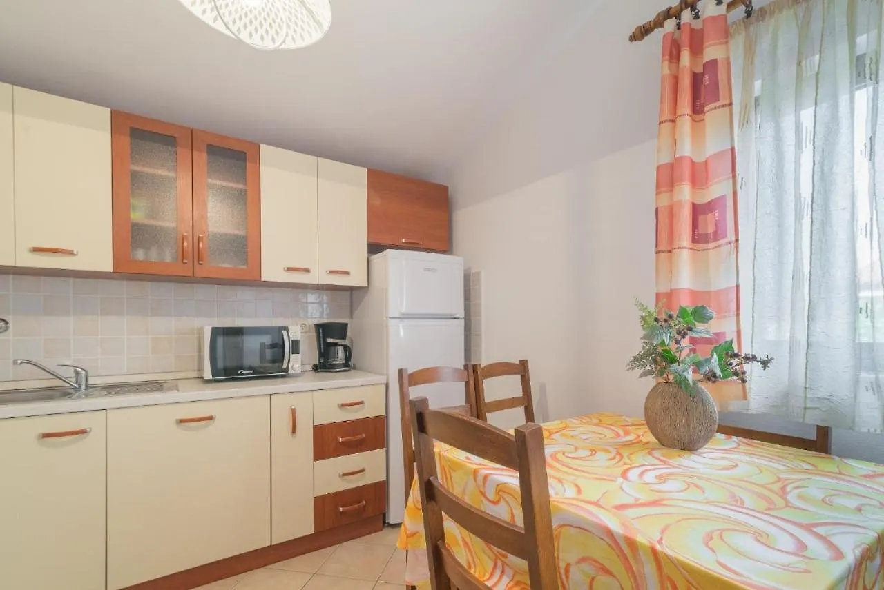 Apartment Vir 16768B